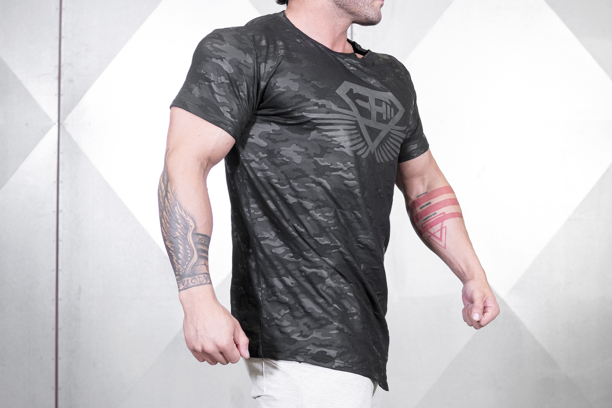 Engineered Life T 4.0 Comfort Fit - Black CAMO limited edition - Body ...